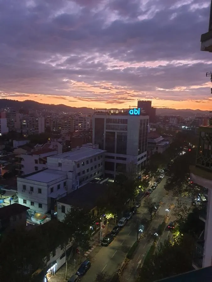 Apartment In The Center Of Tirana 0*,